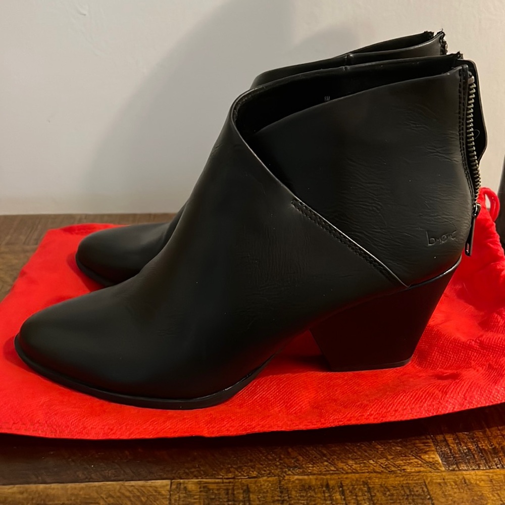 B.O.C Womens Ankle Boots with zipper